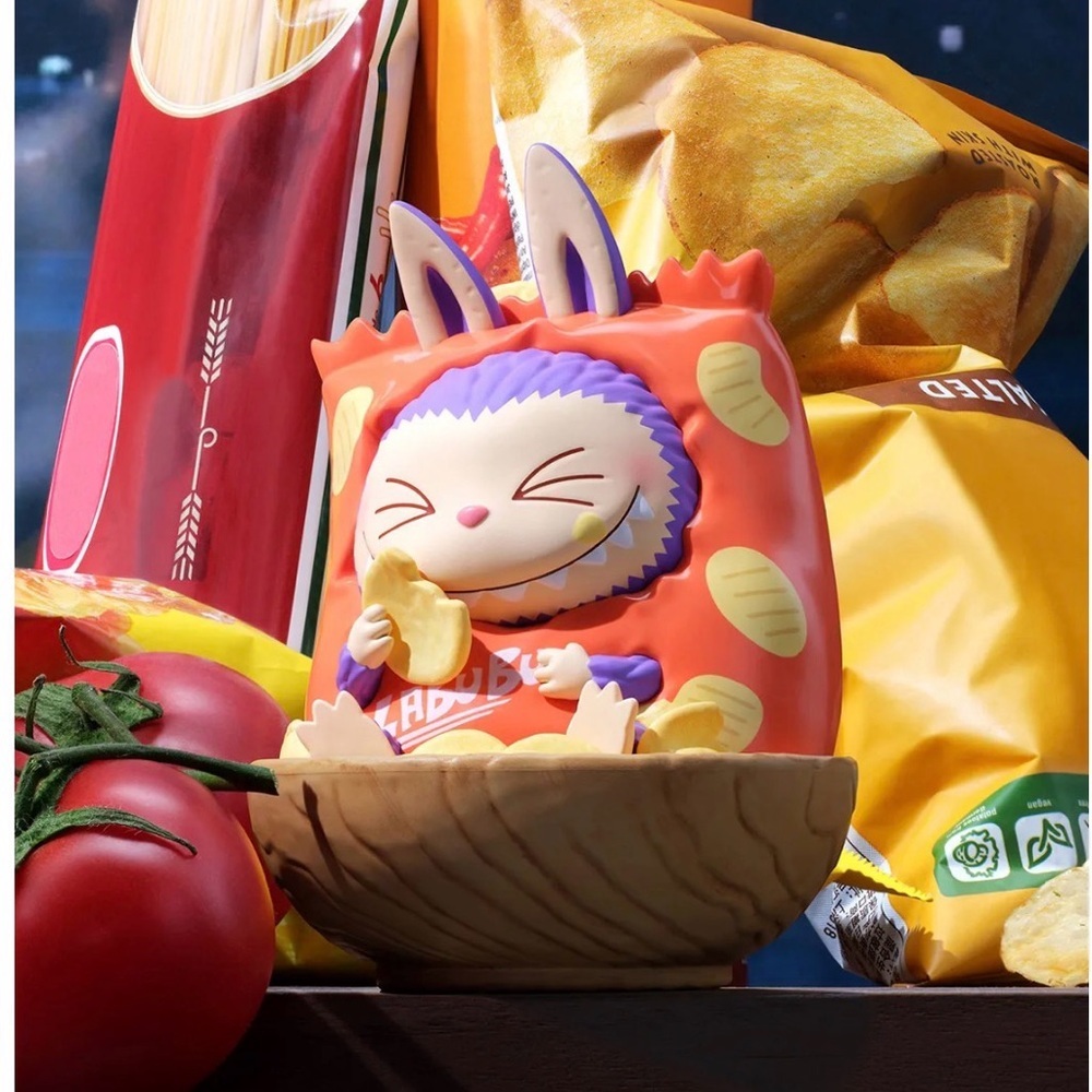 Labubu - The Monsters - Wacky Mart Figures 3 pack: Chow Mein - Chips - Onigiri - Picture 3 of 9